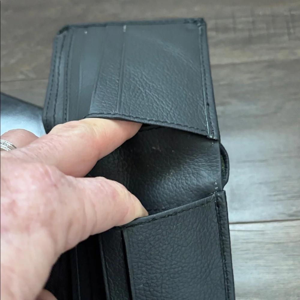 American Bison Bi-fold wallet/ID/Bill/6 card slots brown leather, tan embroidery